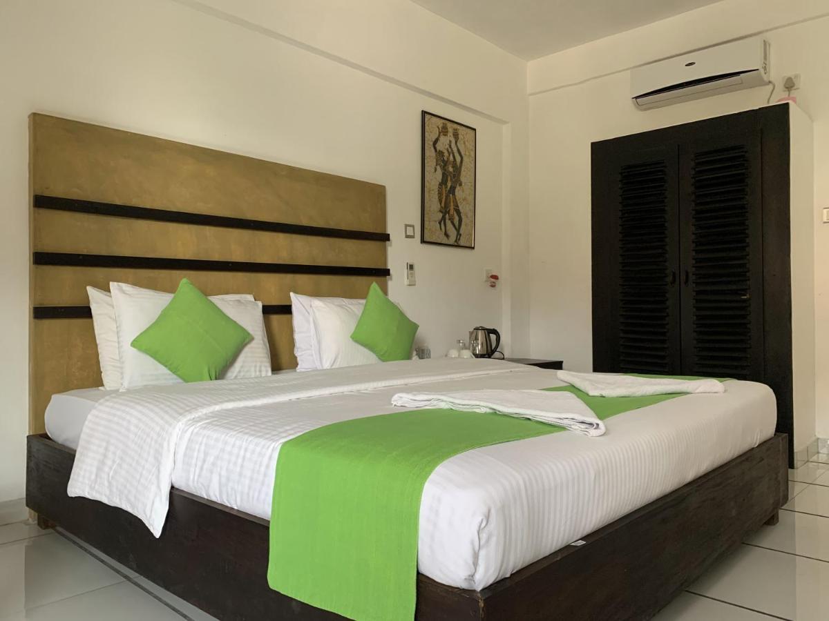 360 Beach Residence Negombo Exterior photo